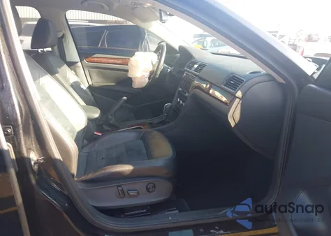 2013 Volkswagen Passat 2.0L Tdi Sel Premium from USA, damaged, VIN 1VWCN7A35DC083250